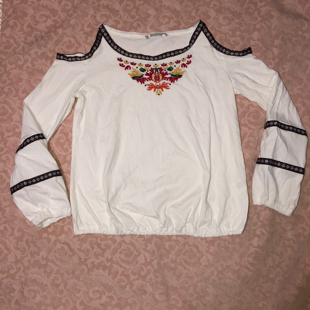 GanLan Collection white cold shoulder embroidery